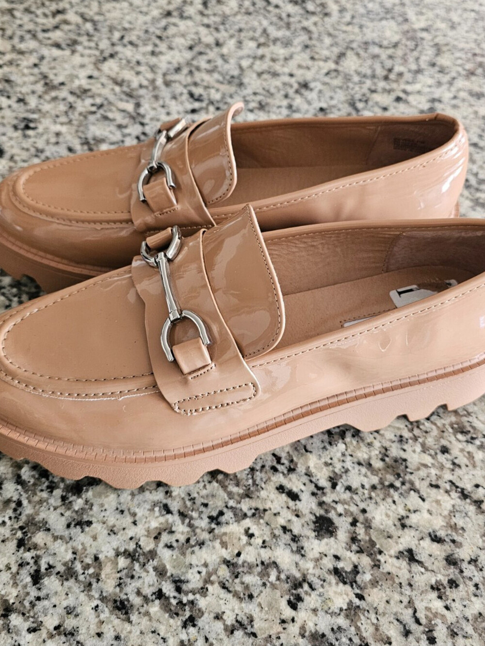 Chelsea & Violet Womens Vera Faux Patent Lug Sole Loafers Size 11M Tan Horsebit